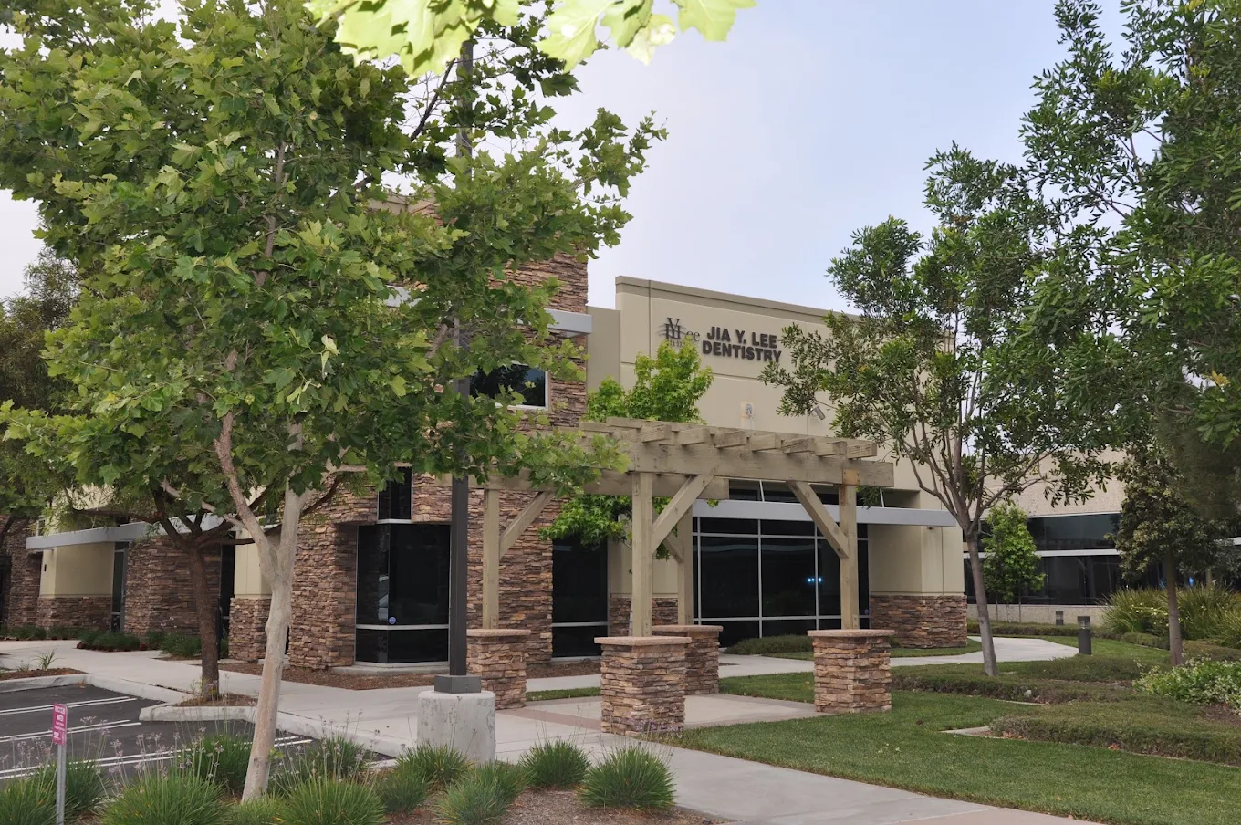 Jia Y Lee DDS, Inc