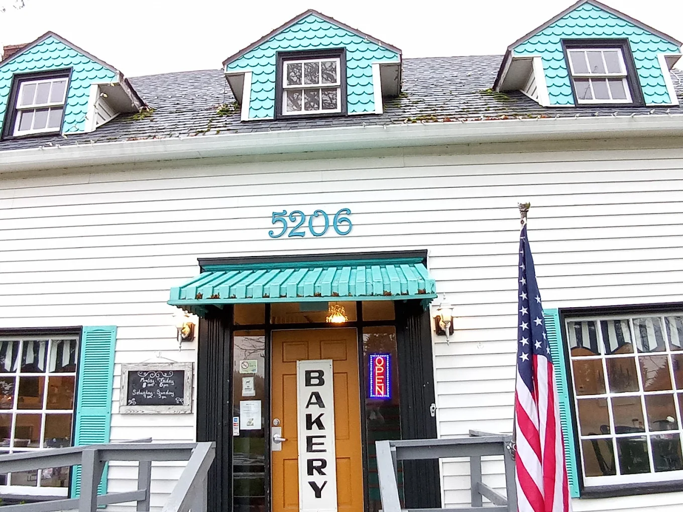 Chandelier Bakery
