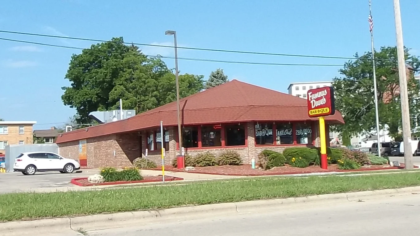 Famous Dave's Bar-B-Que