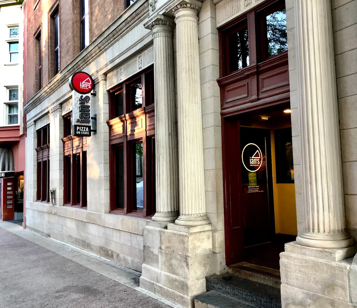 Ian’s Pizza