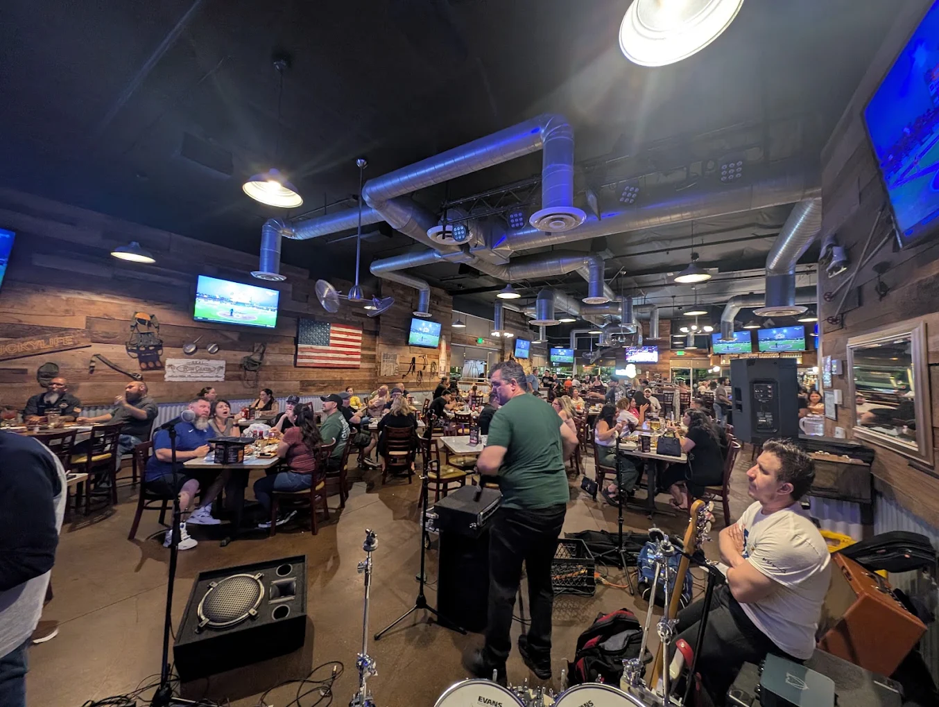 Septembers Taproom & Eatery - Rialto