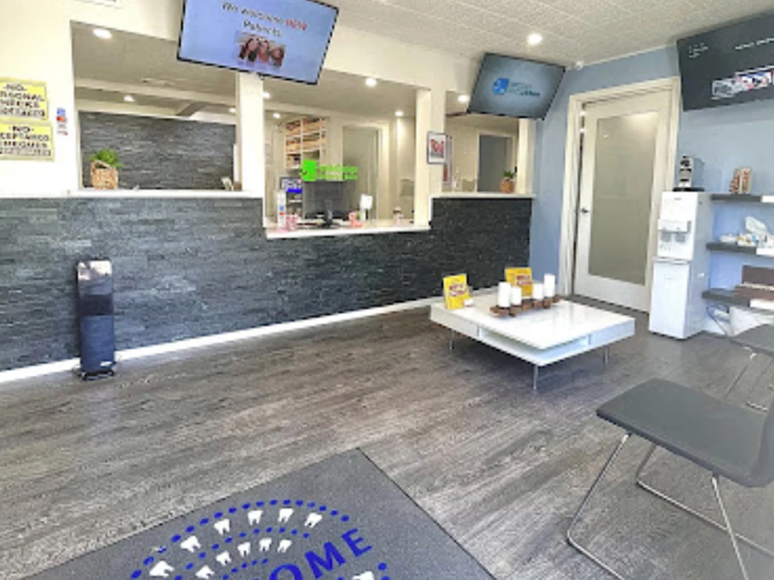 Smile Design Dentistry & Implant Center