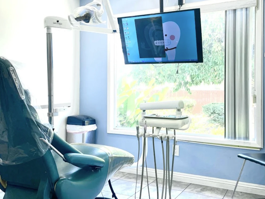 Smile Design Dentistry & Implant Center