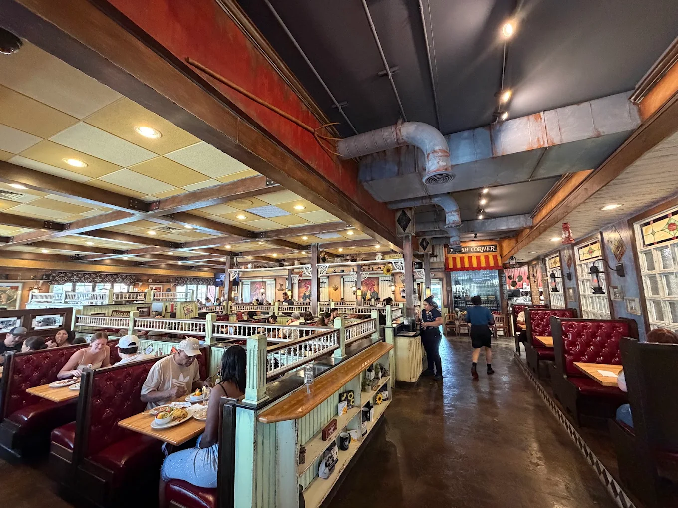 Mad Rooster Cafe