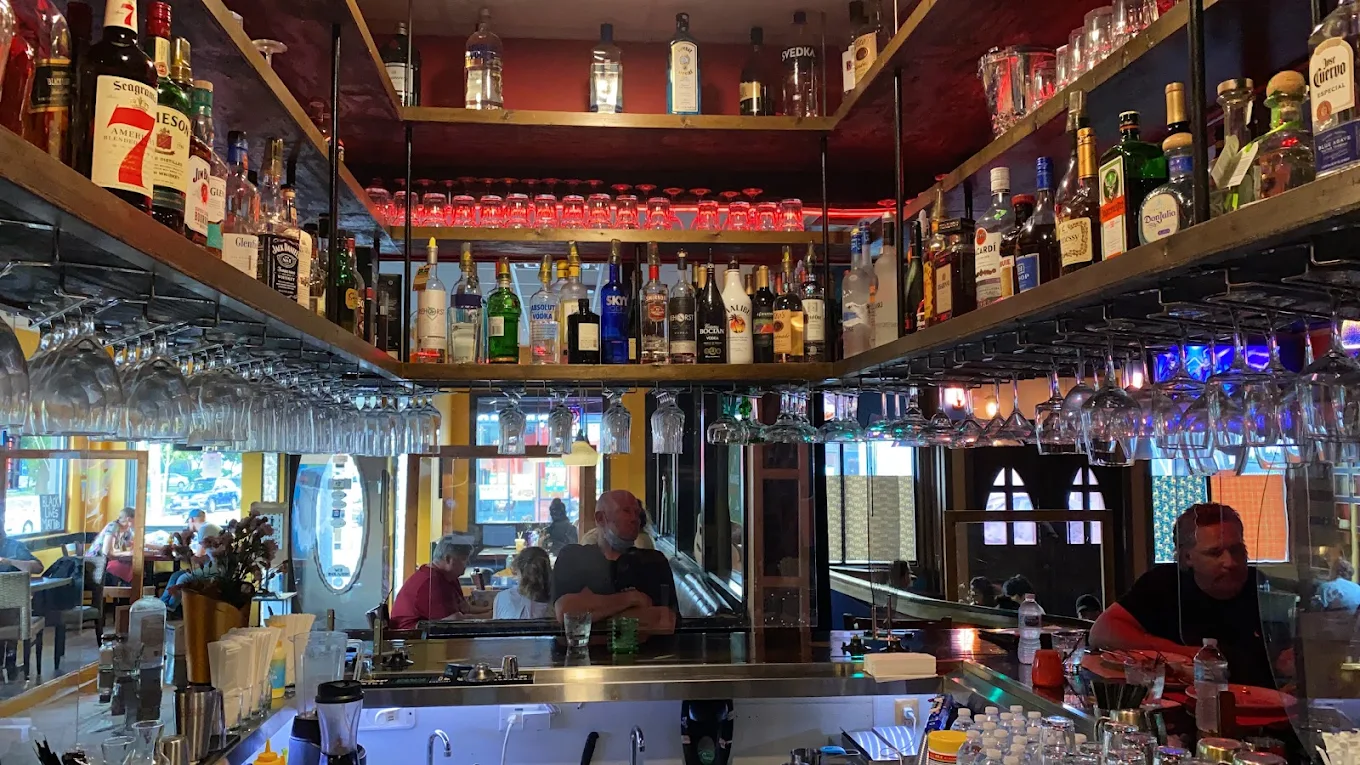 Cafe India Bar & Grill