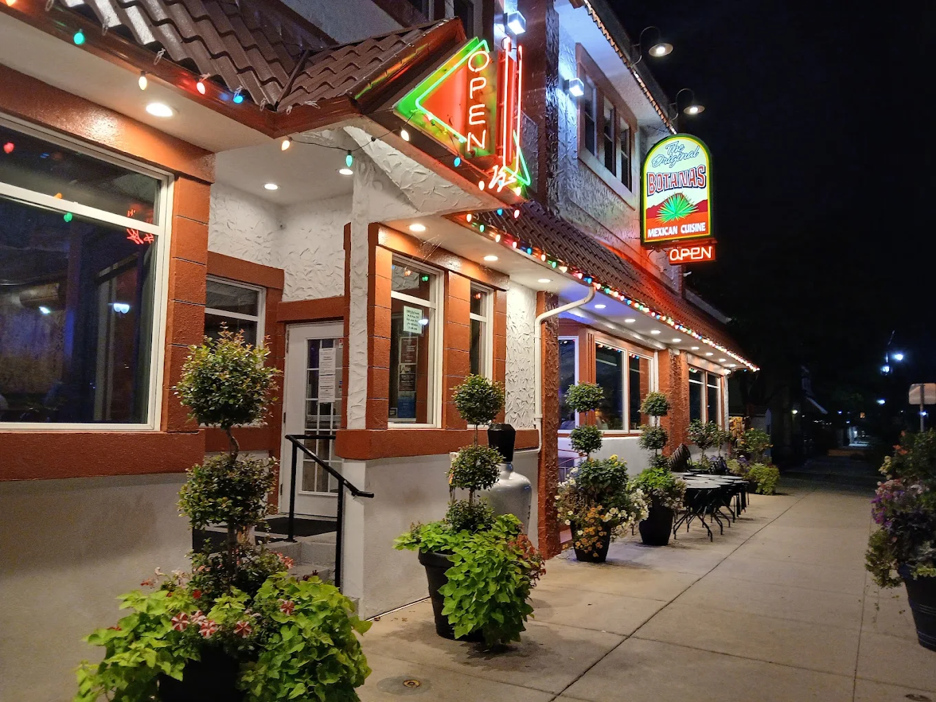 Botanas Restaurant