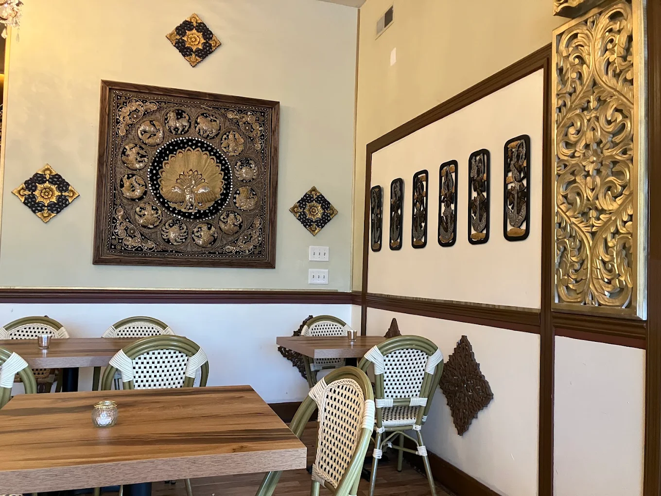 EE-Sane Thai-Lao Cuisine