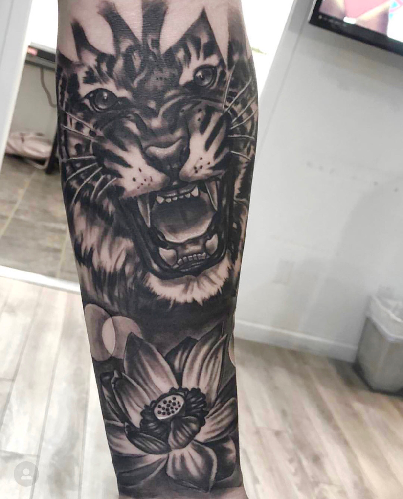 Plug Tattoo and Piercing’s