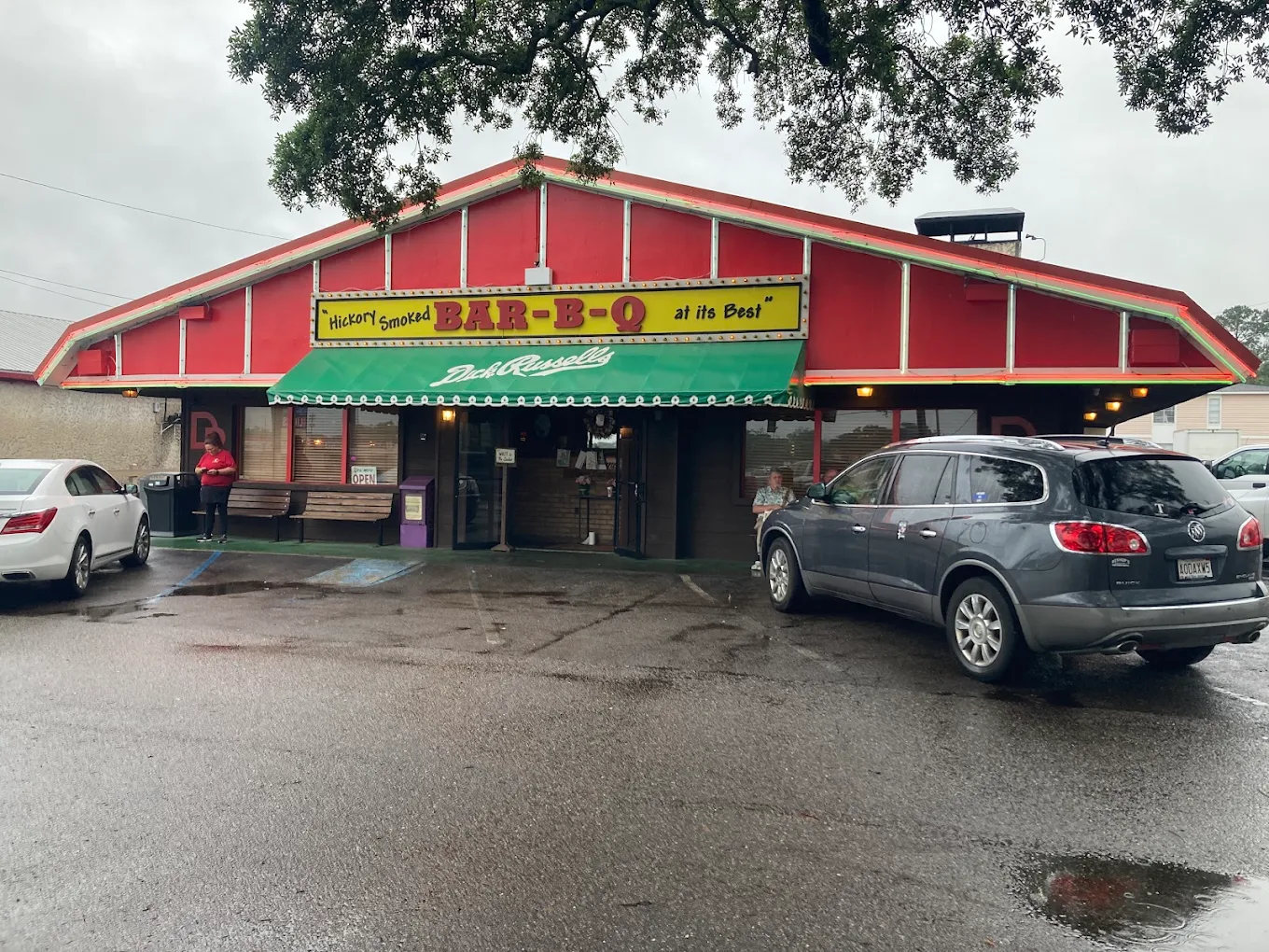 Dick Russell's Bar-B-Q
