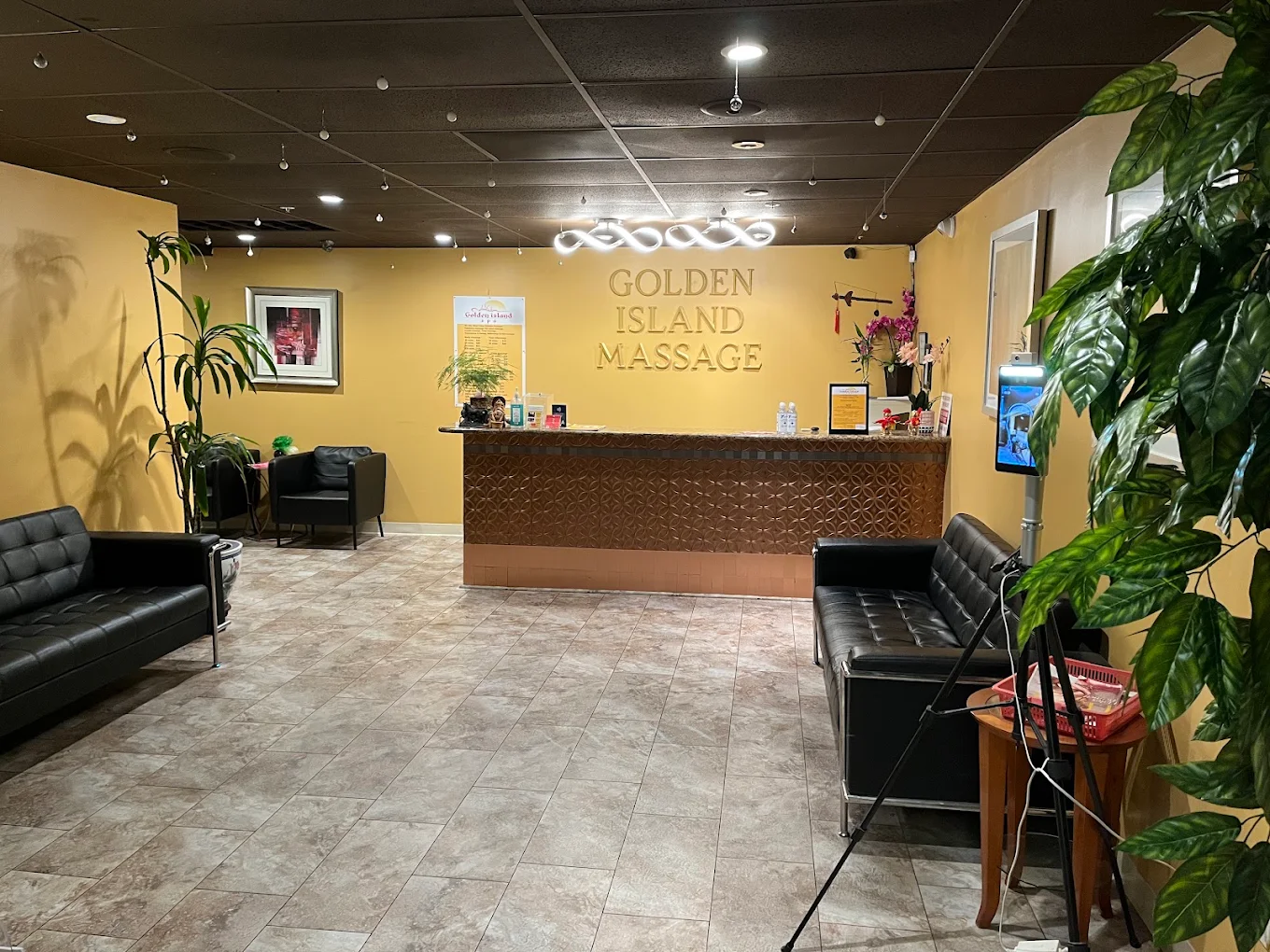 Golden Island Massage