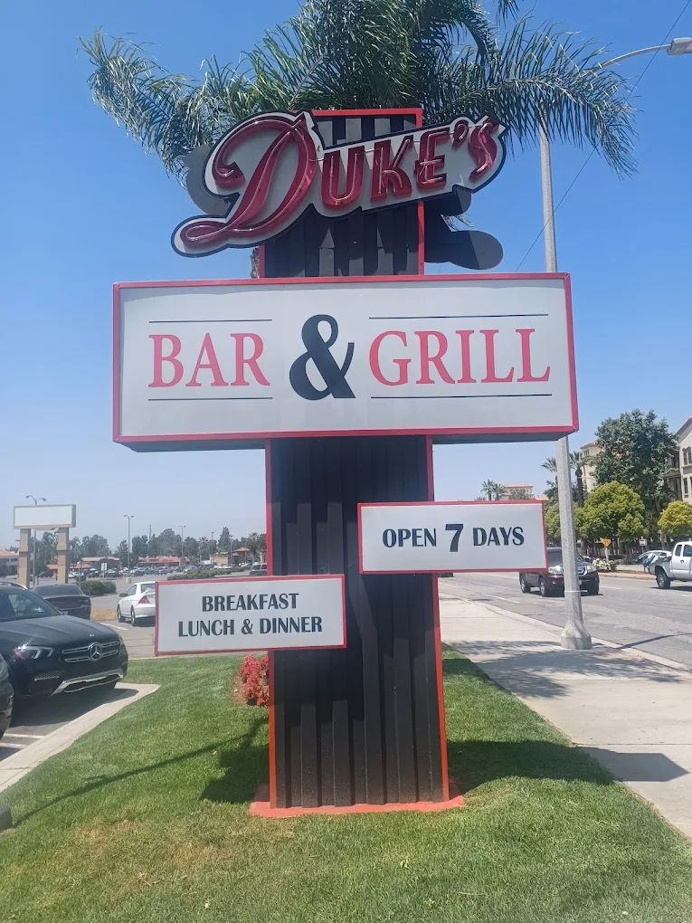DUKE'S BAR & GRILL