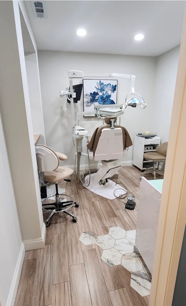 Parissa Djafari, DDS