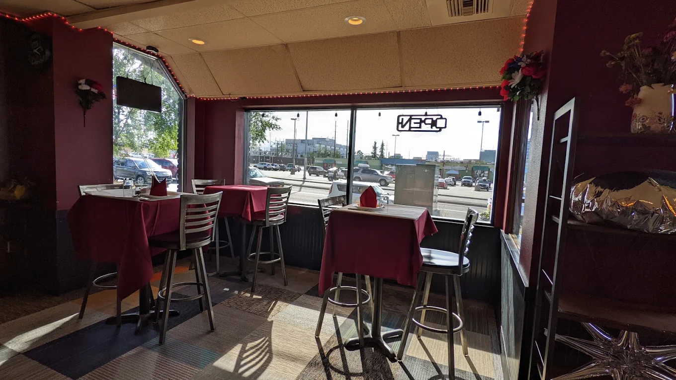 Everest Restaurant