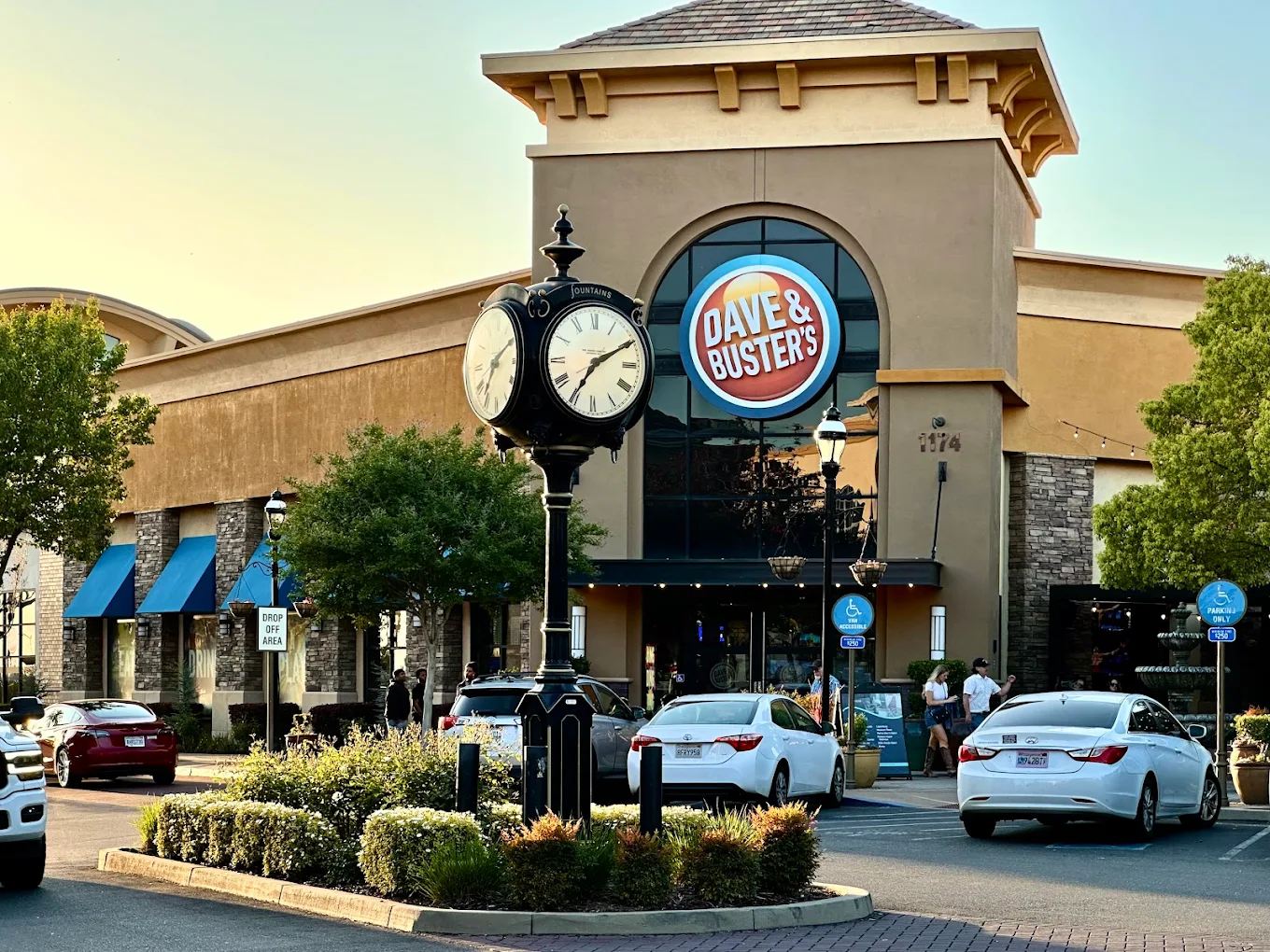 Dave & Buster's Roseville
