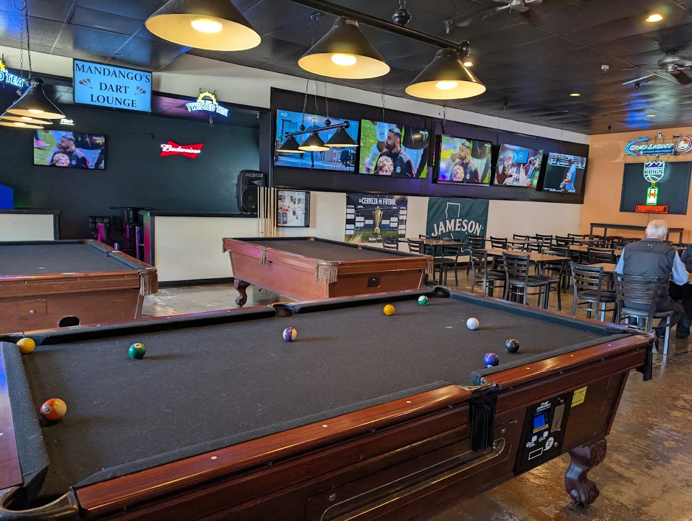 Mandango's Sports Bar & Grill