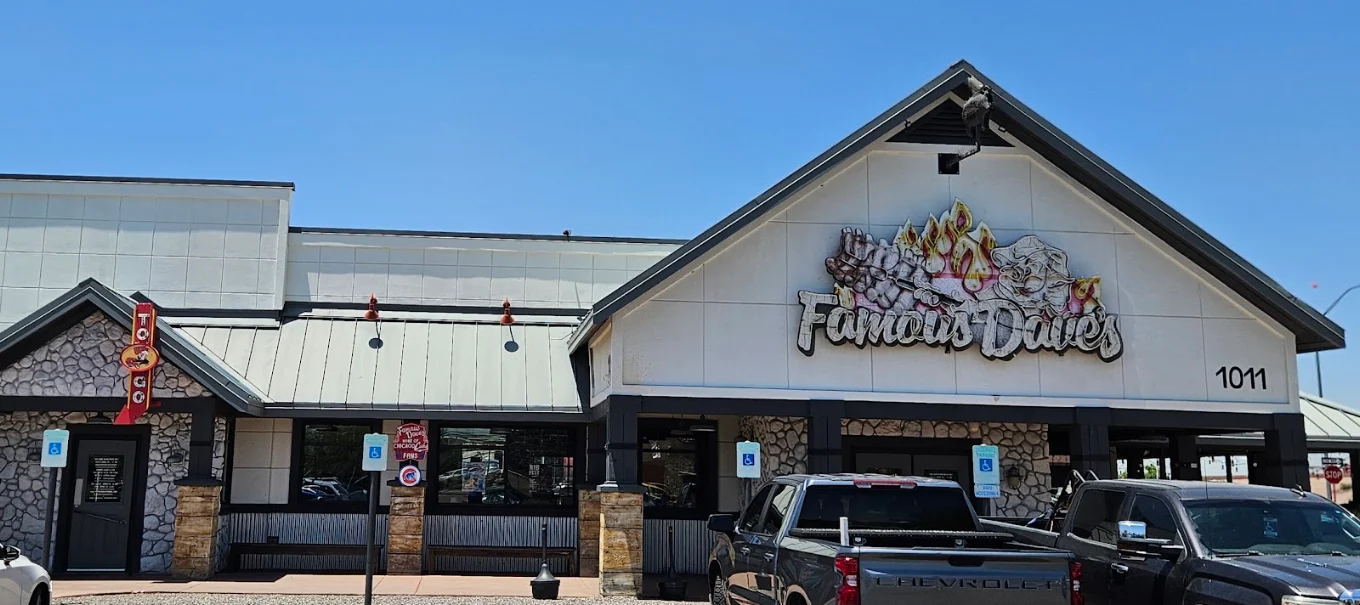 Famous Dave's Bar-B-Que