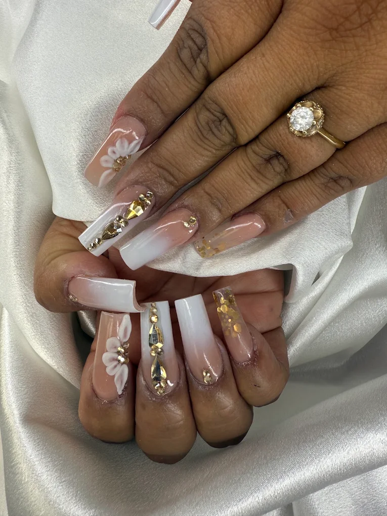 LA Nail Bar & Lashes