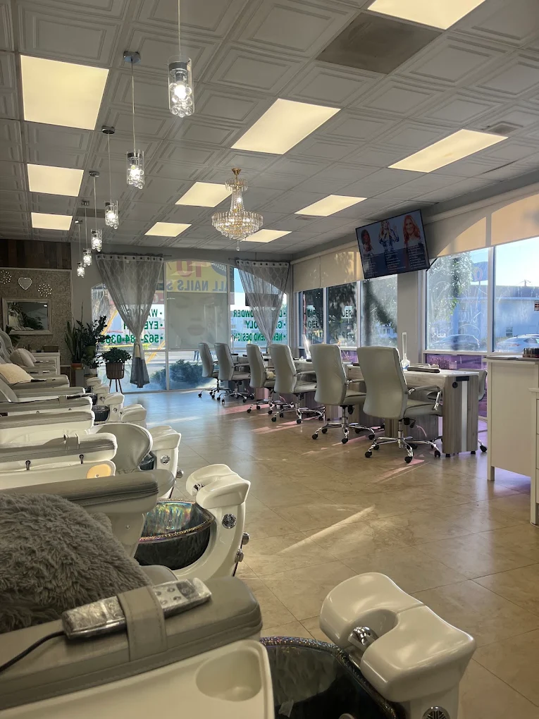 V Nails Bar