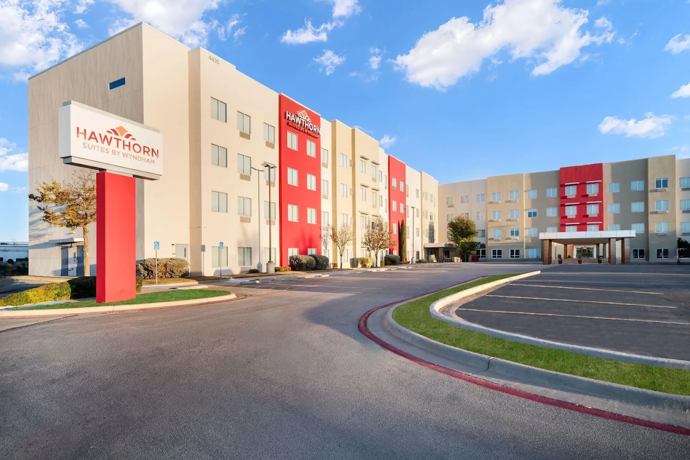 Hawthorn Suites