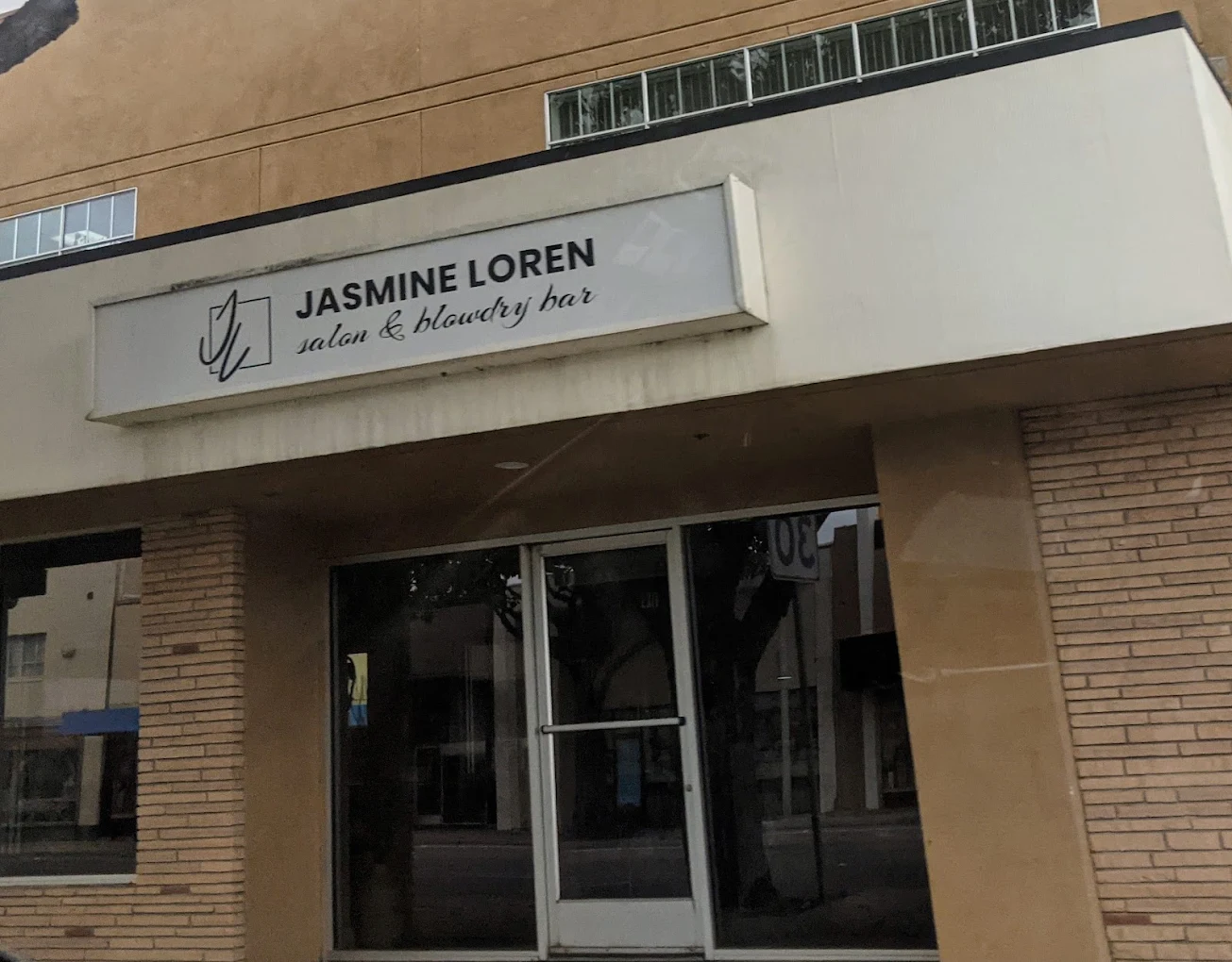Jasmine Loren Salon and Blowdry Bar