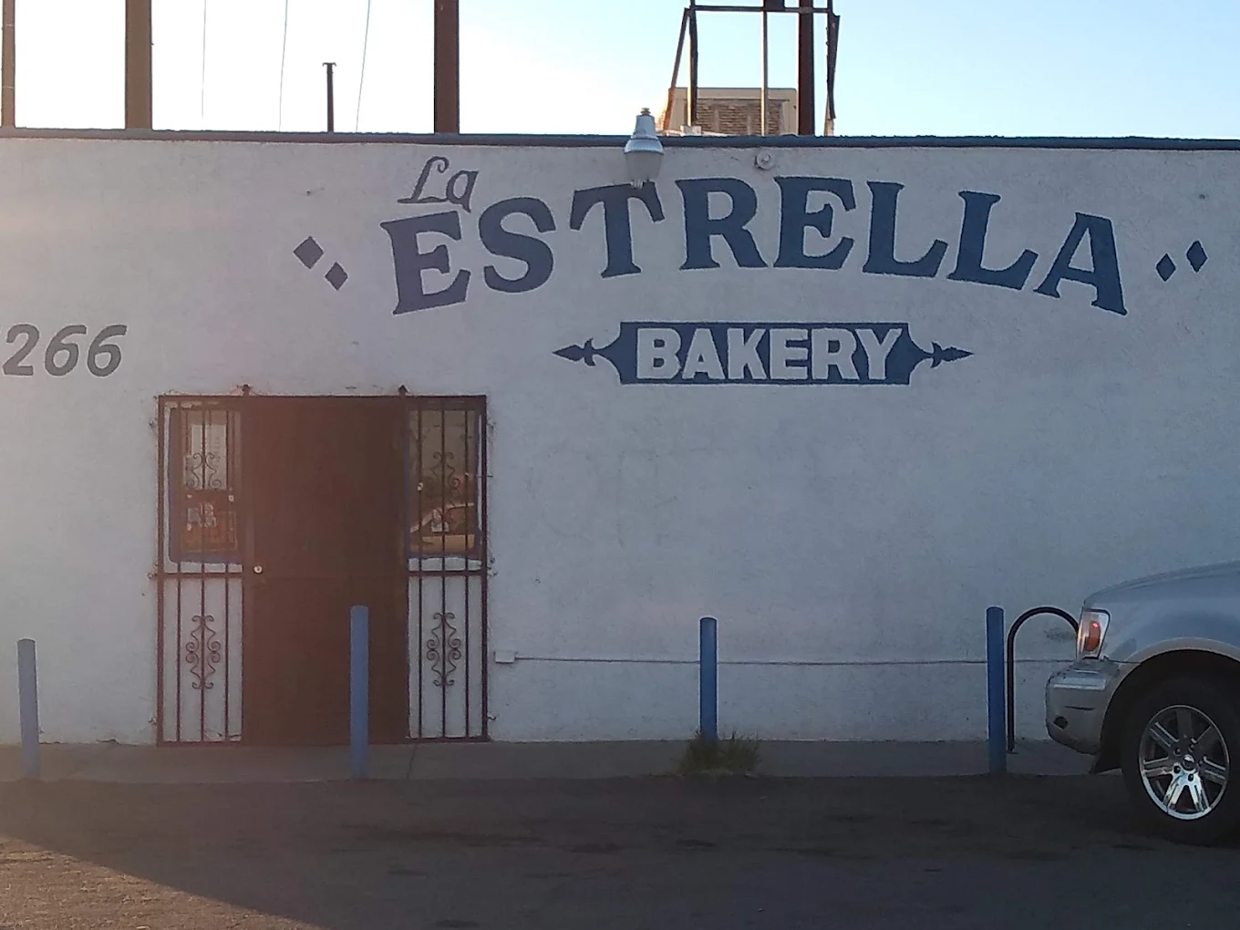La Estrella Bakery Inc.