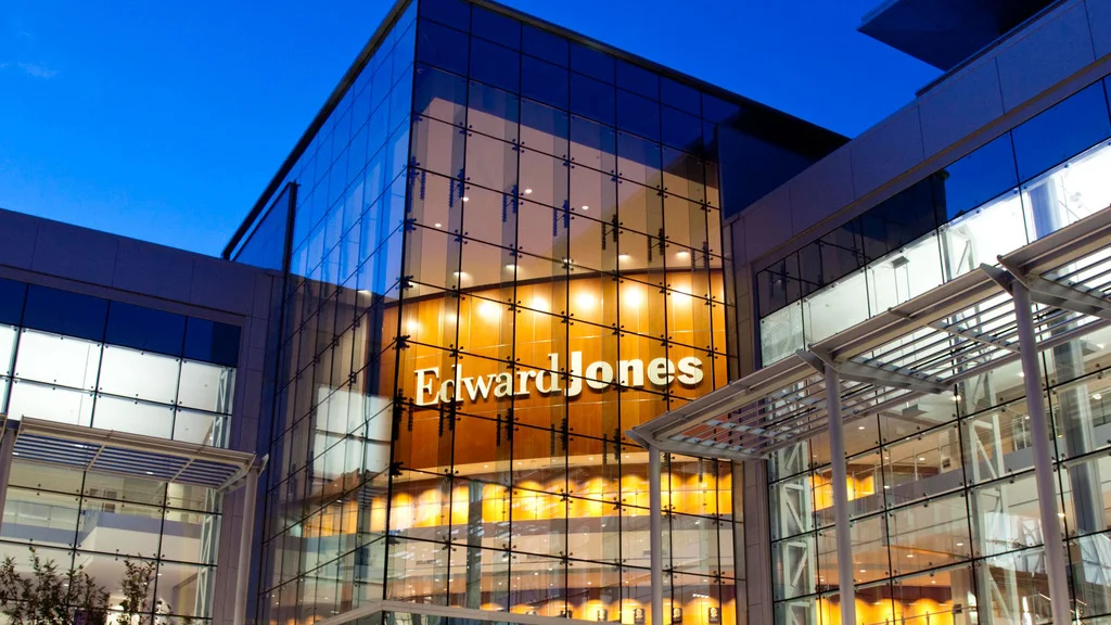 Edward Jones : Freddie Vigil