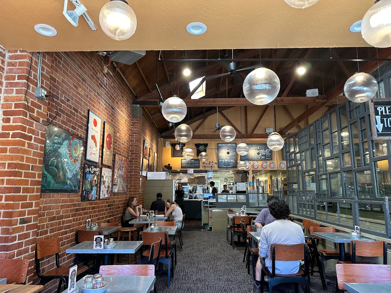 Zachary's Chicago Pizza