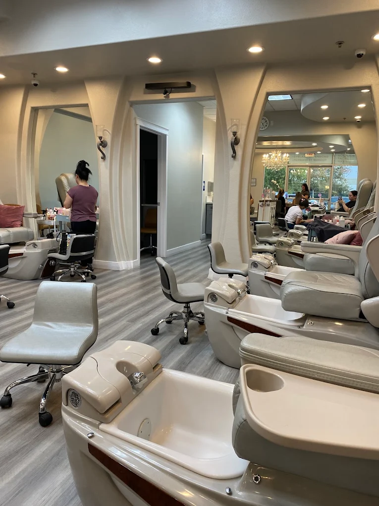 Di Milano Nail Salon - San Bernardino