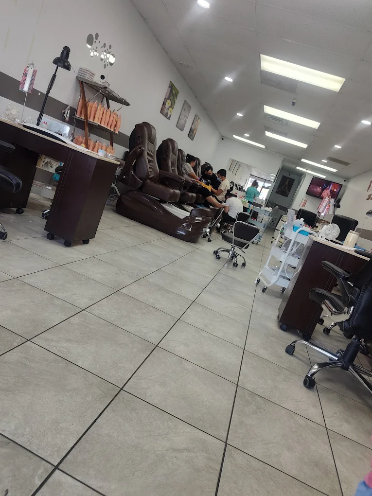 V NAIL SALON / San Bernardino / Best Nail Salon IE