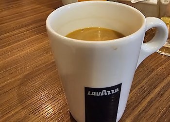 Broken Yolk Cafe