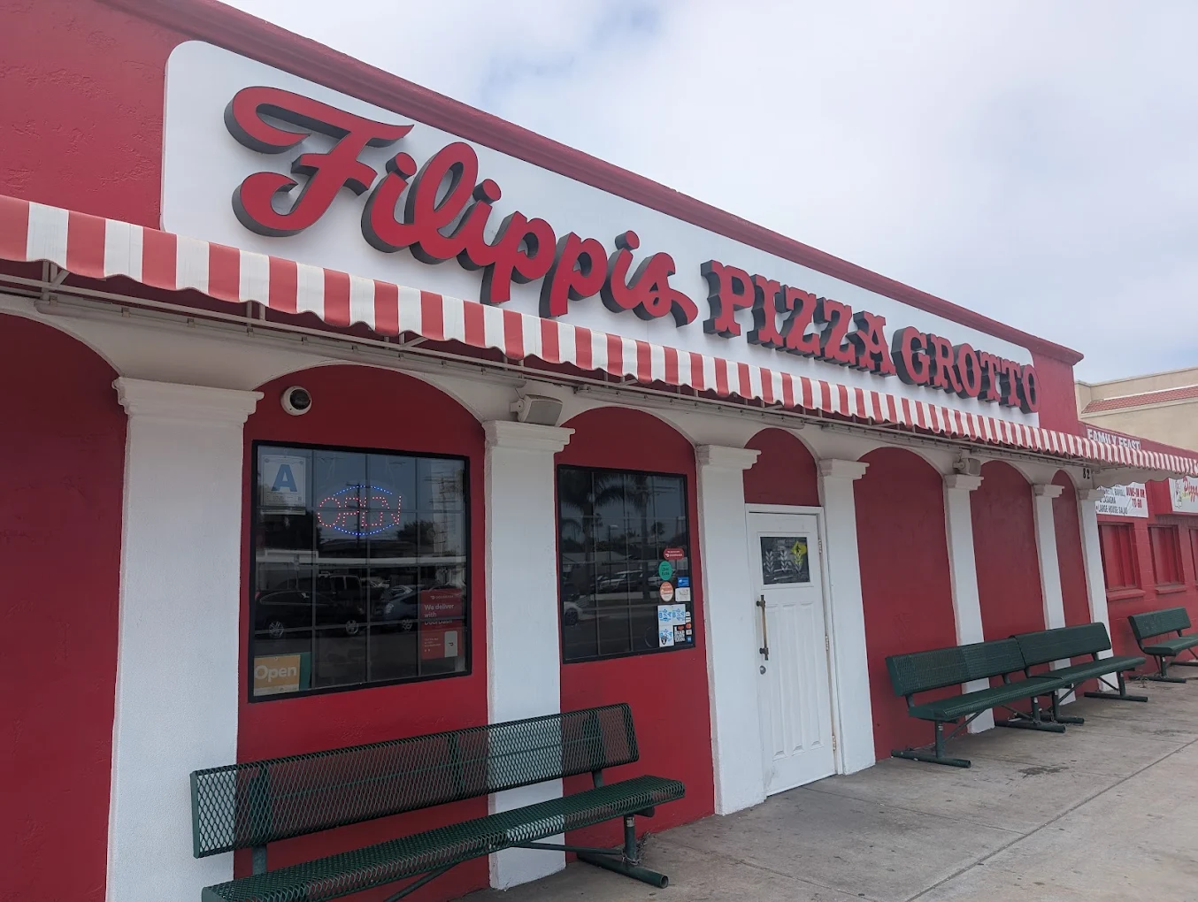 Filippi's Pizza Grotto