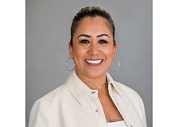 Peraza Real Estate & Associates : Leslie Peraza