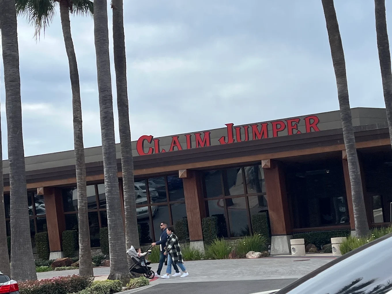 Claim Jumper Steakhouse & Bar