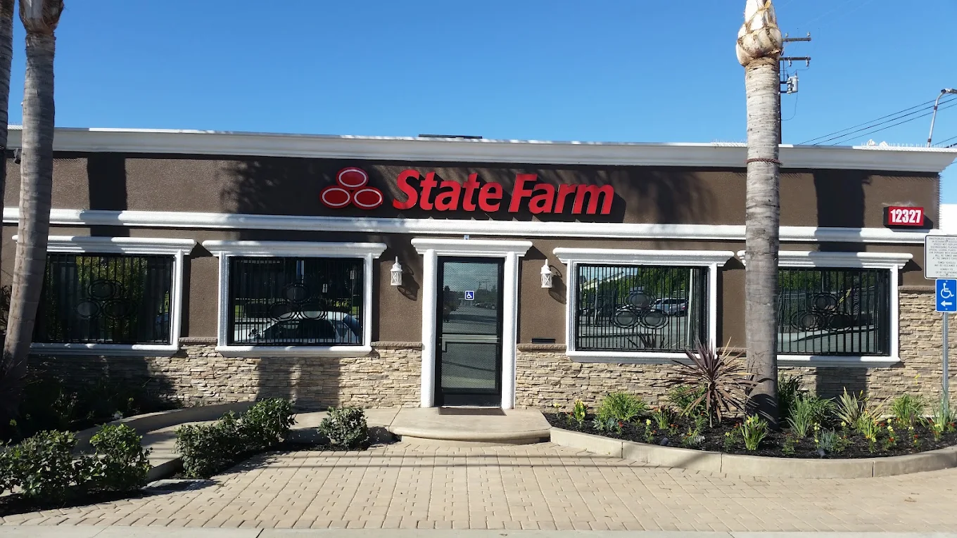 State Farm Insurance Agent : Efferem Sanchez
