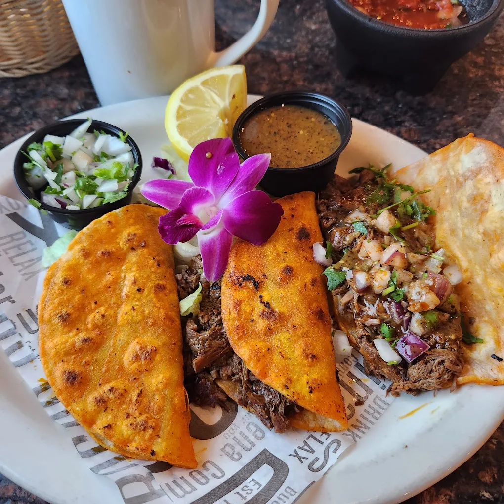 El Pescador • El Monte