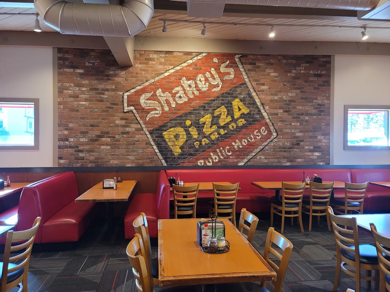 Shakey's Pizza Parlor