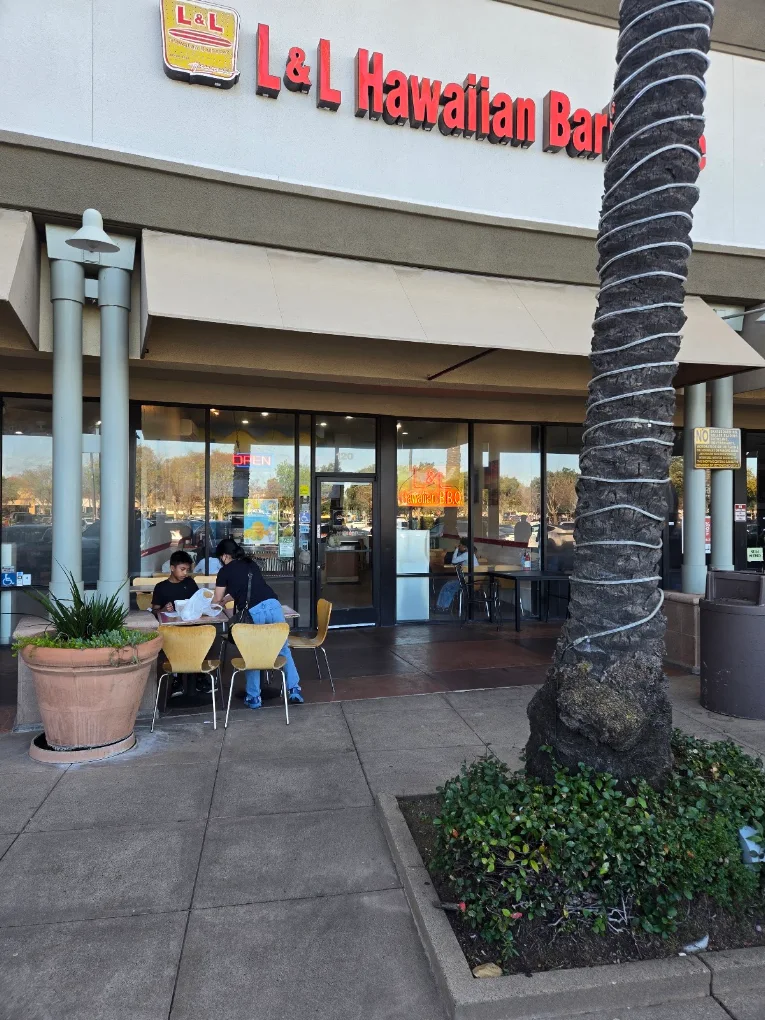 L&L Hawaiian Barbecue