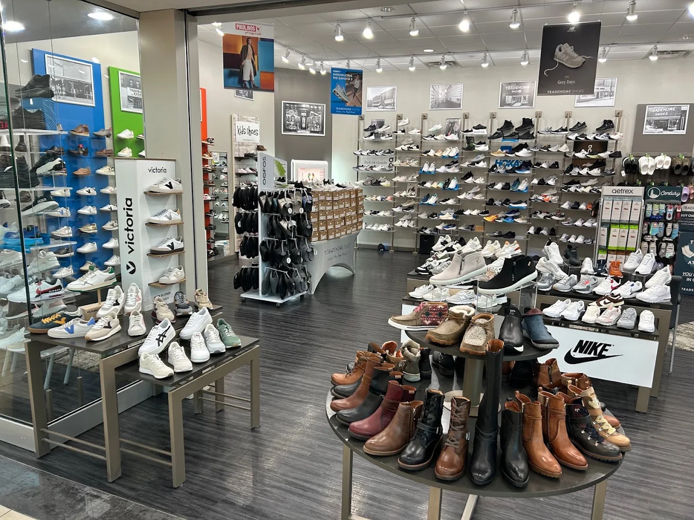 Tradehome Shoes