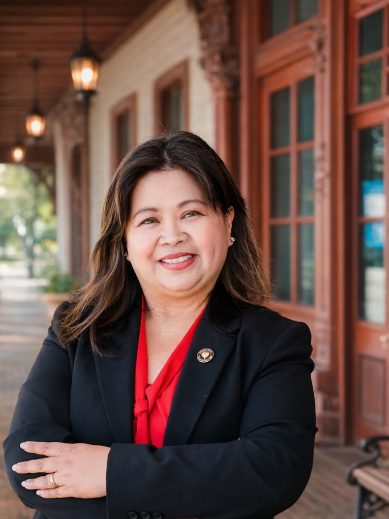 The Velasco Team of REMAX Gold : Elizabeth Velasco