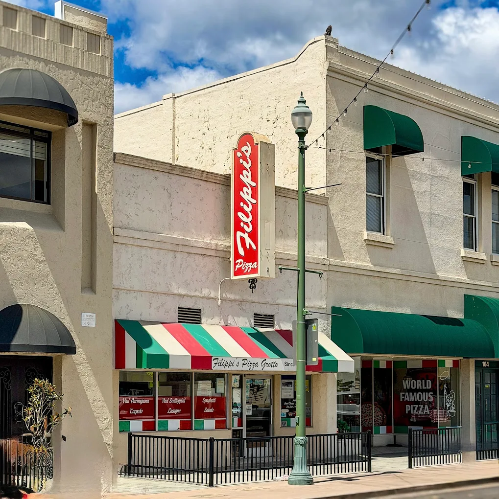 Filippi's Pizza Grotto Escondido
