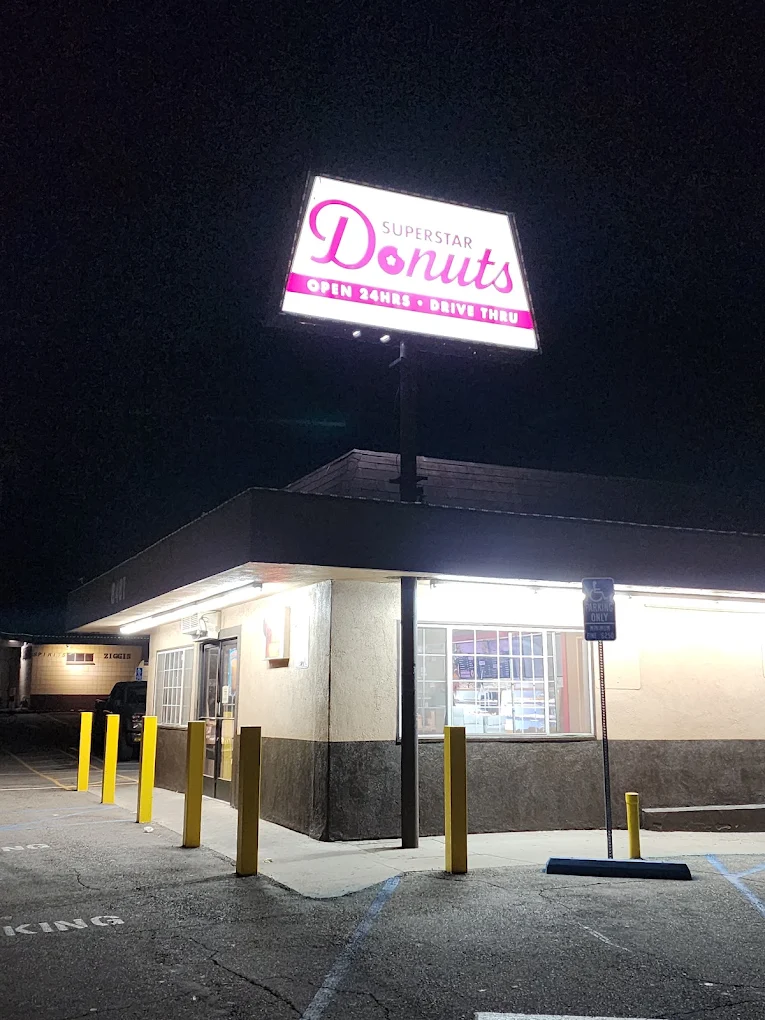 Super Star Donuts
