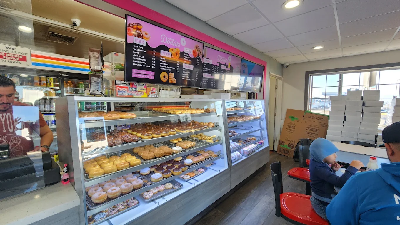 Super Star Donuts