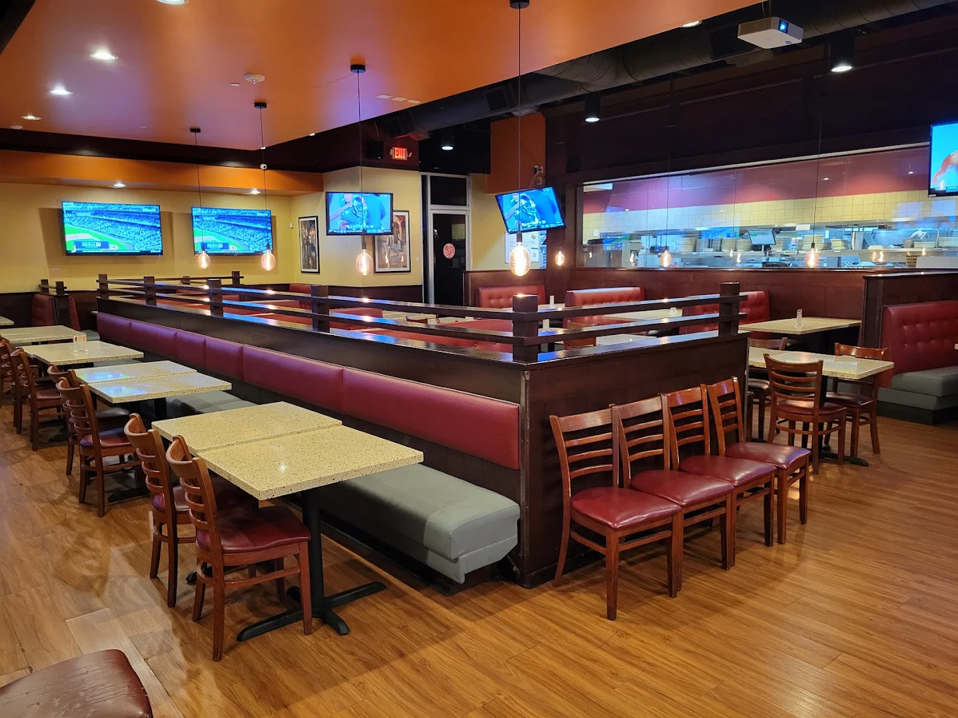 Boston's Pizza Restaurant & Sports Bar