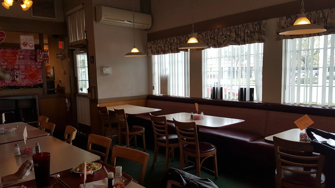 Sundowner's Family Restaurant