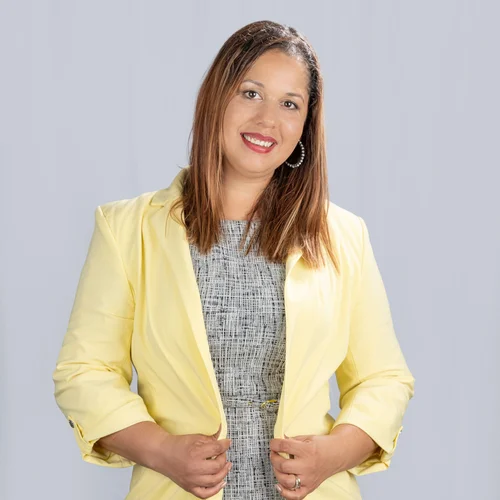 Prosperity Real Estate & Associates : Faviola Nieves