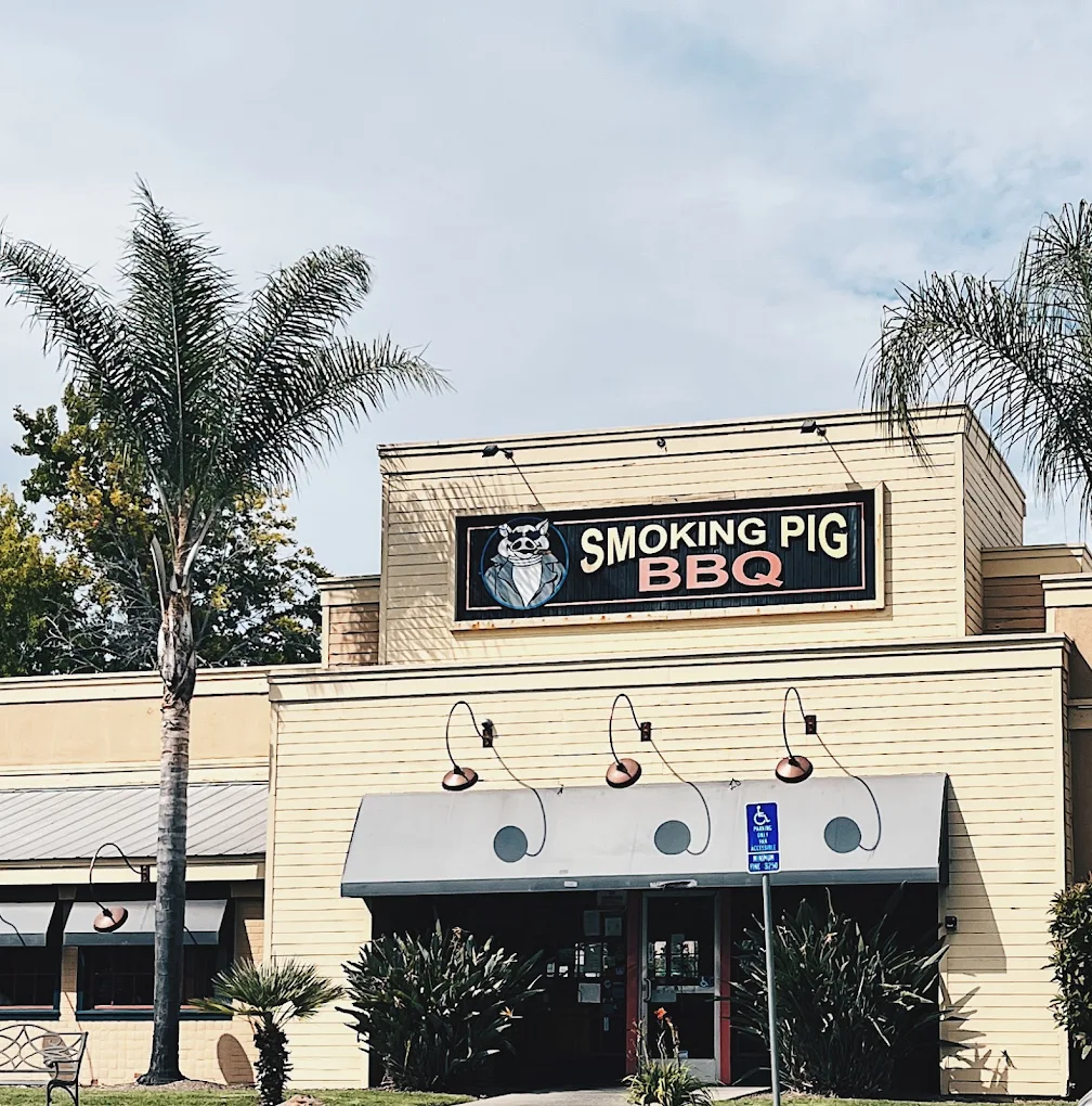 Smoking Pig BBQ