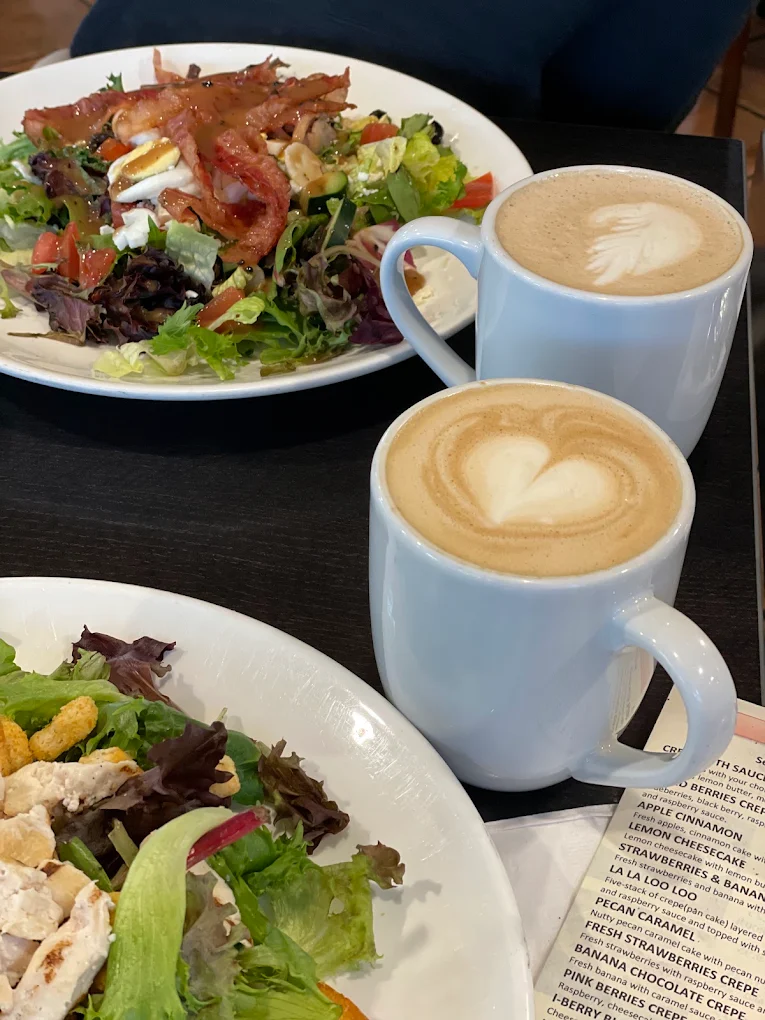 Frodo Joe's Petit Cafe