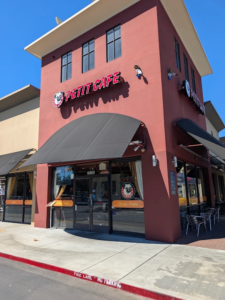 Frodo Joe's Petit Cafe