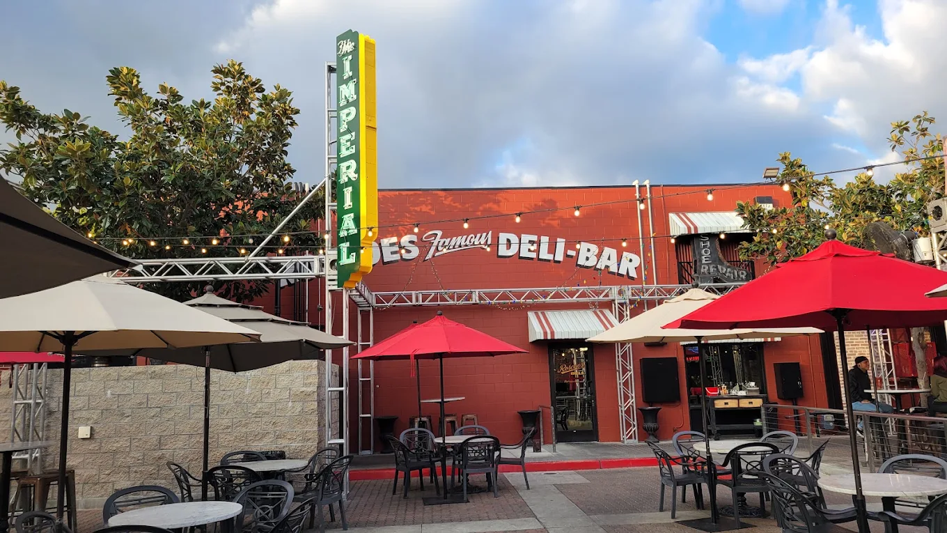 Roscoe's Famous Deli