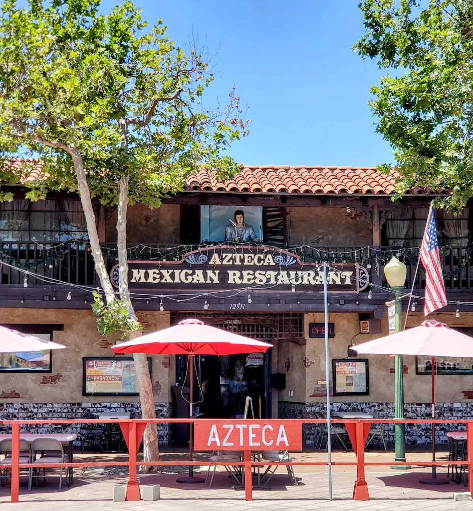 Azteca Restaurant & Lounge